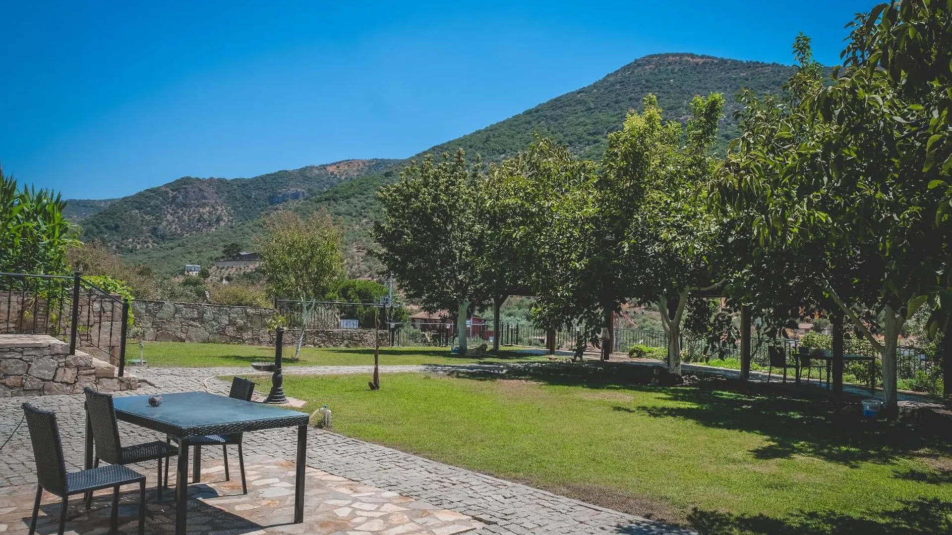 Natureland Efes Pension Selcuk Aparthotel